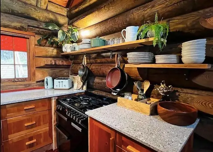 Coromandel Secluded Log Cabin Retreat